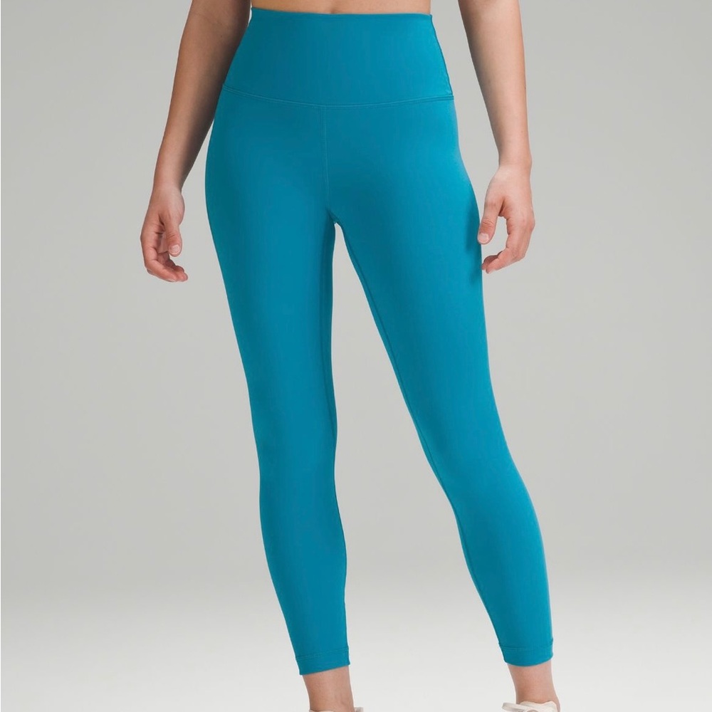 Lululemon Wonder Train high rise 25”